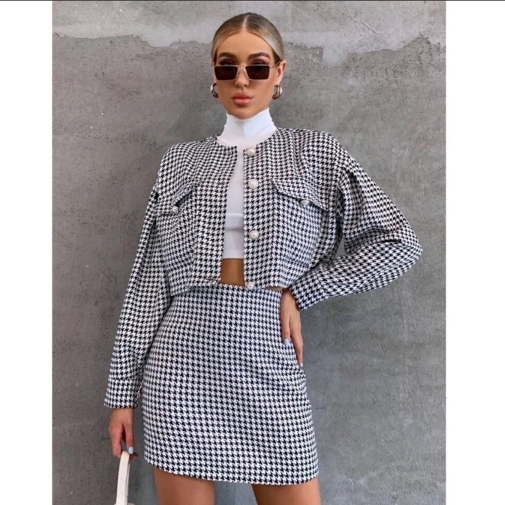 SHEIN Black and White Houndstooth Mini Skirt